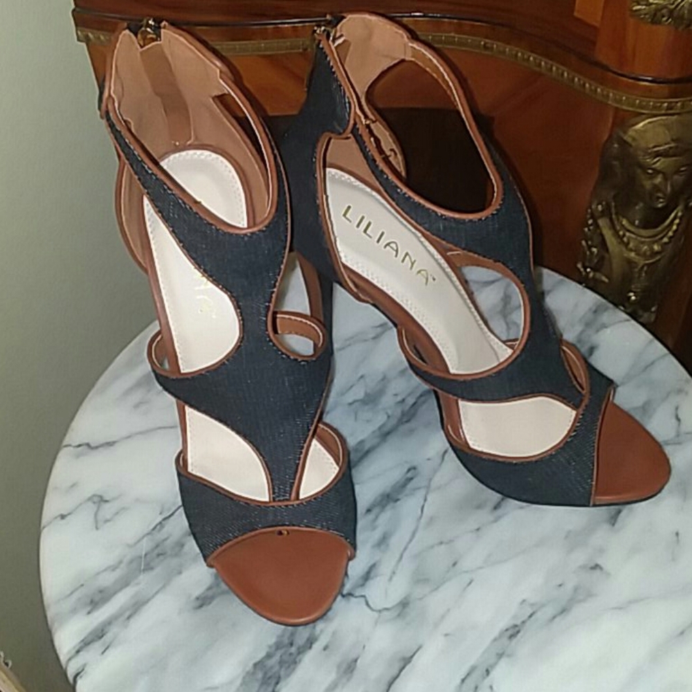 NIB! 5 inch Black denim stiletto w/ brown trim